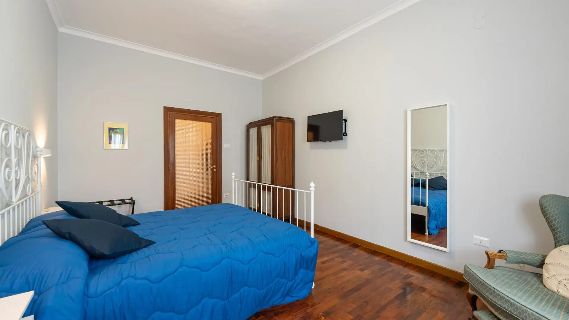 Donna Giovannina Naples Apartment